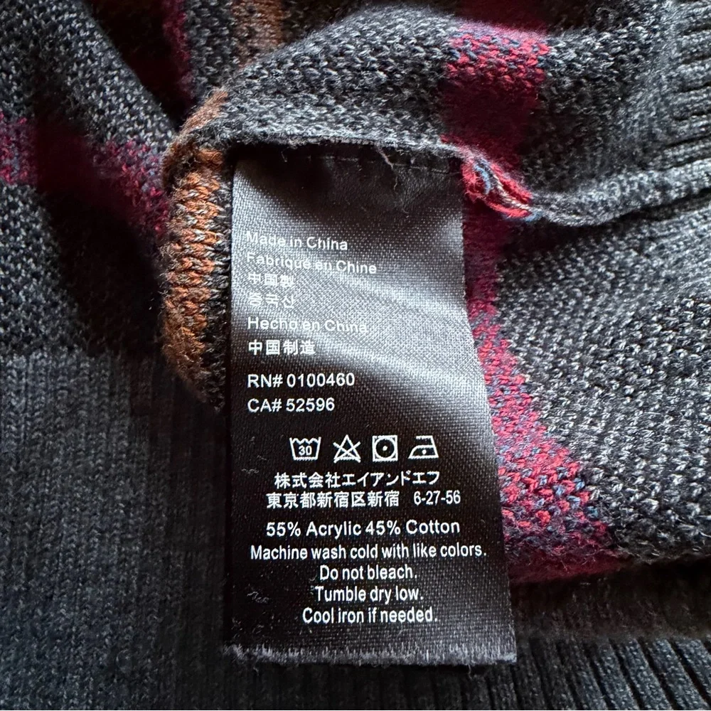KAVU men’s pullover sweater amazing pattern on gray size large outdoors amazing
